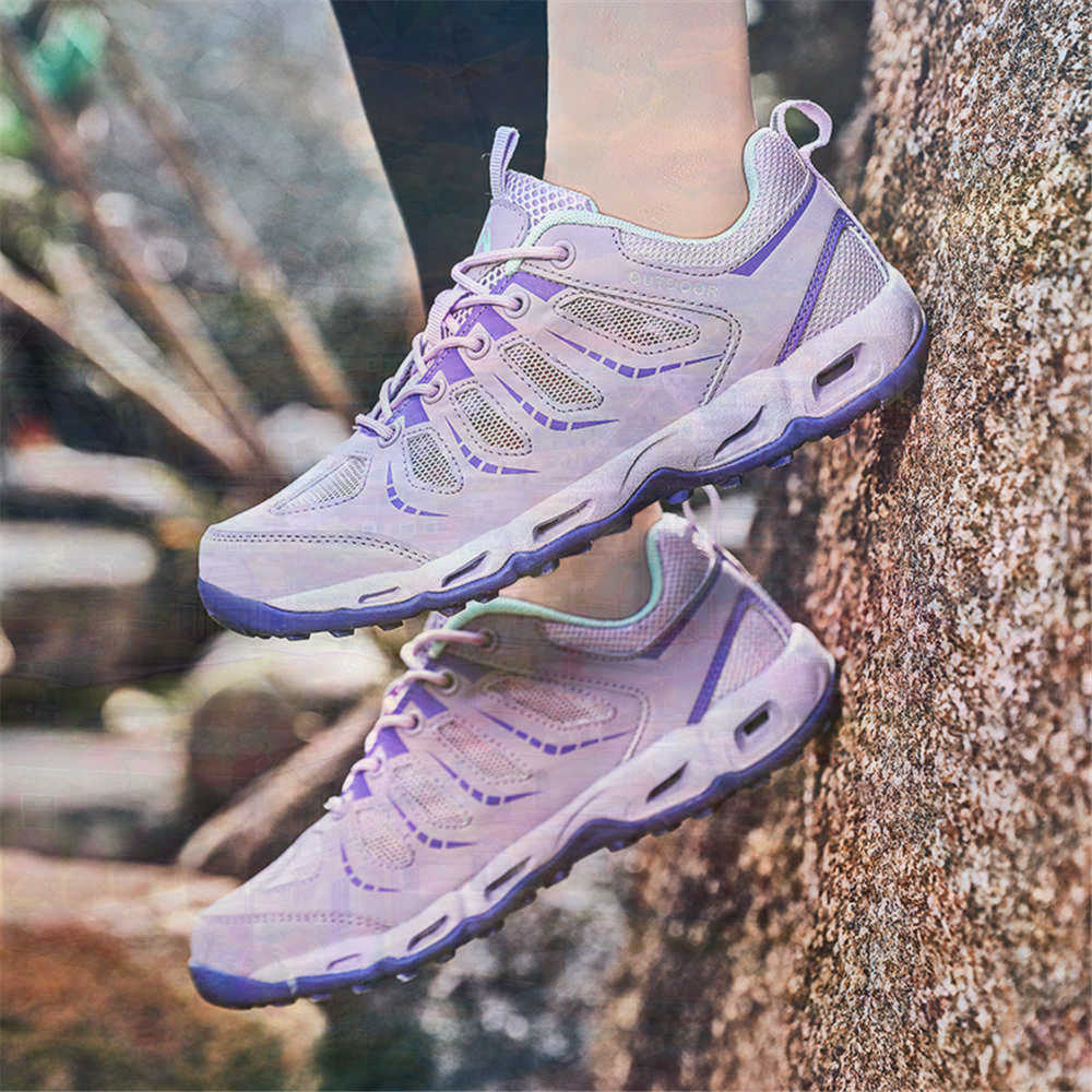 Sumer Round Tip Silver Sneaker - Tech Accessories Ideas 评论和价格